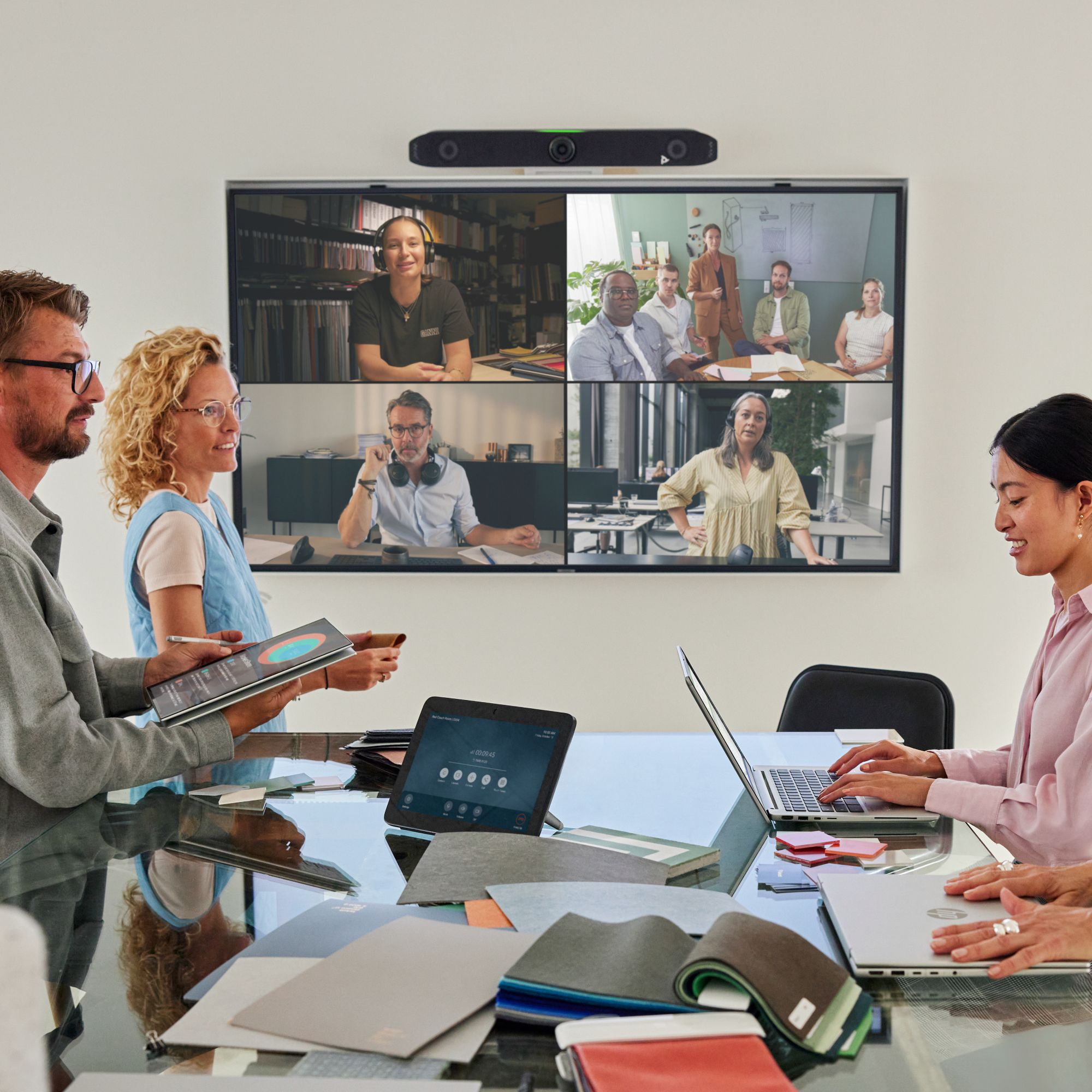 Poly Studio X52 All-In-One Video Bar with TC10 Controller Kit United Kingdom - UK English localization - obrazek 5