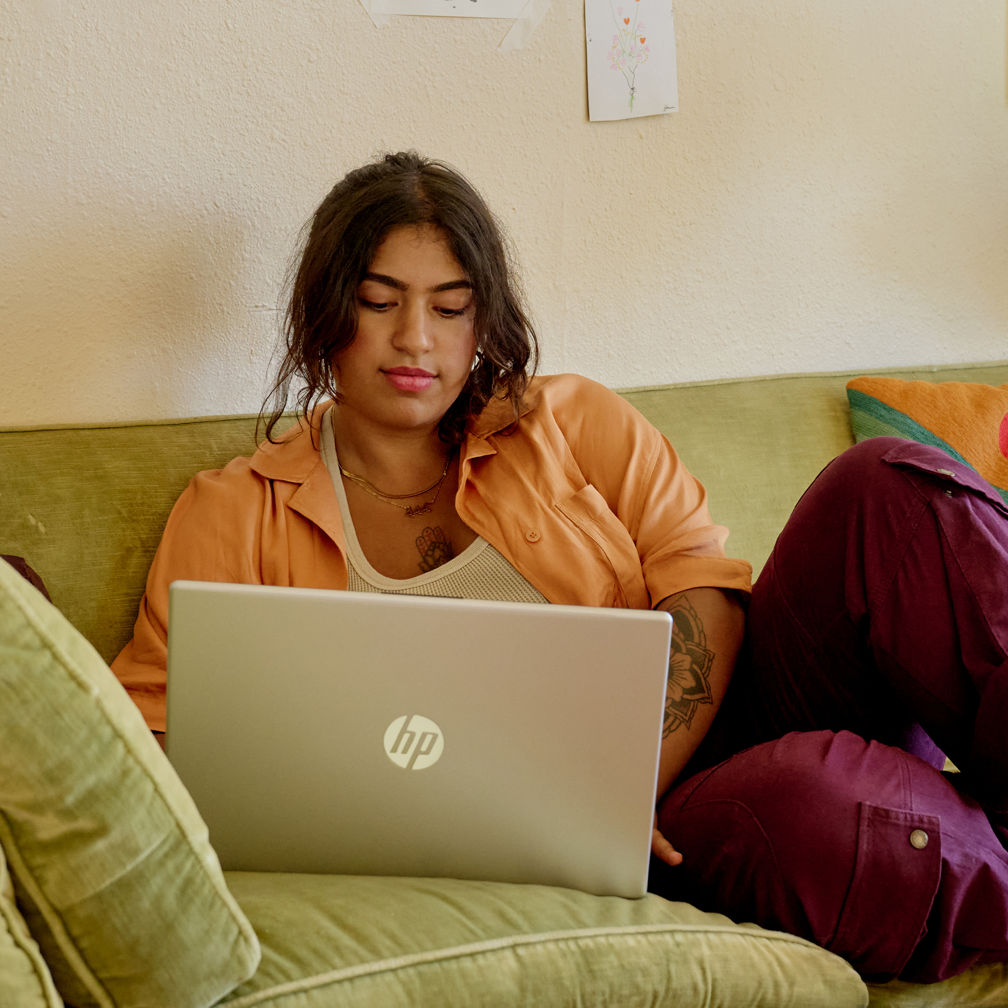 HP 15-fd0047nw Intel® Core™ i5 i5-1334U Laptop 39,6 cm (15.6") Full HD 16 GB DDR4-SDRAM 512 GB SSD Wi-Fi 6 (802.11ax) Free DOS Srebrny - obrazek 4