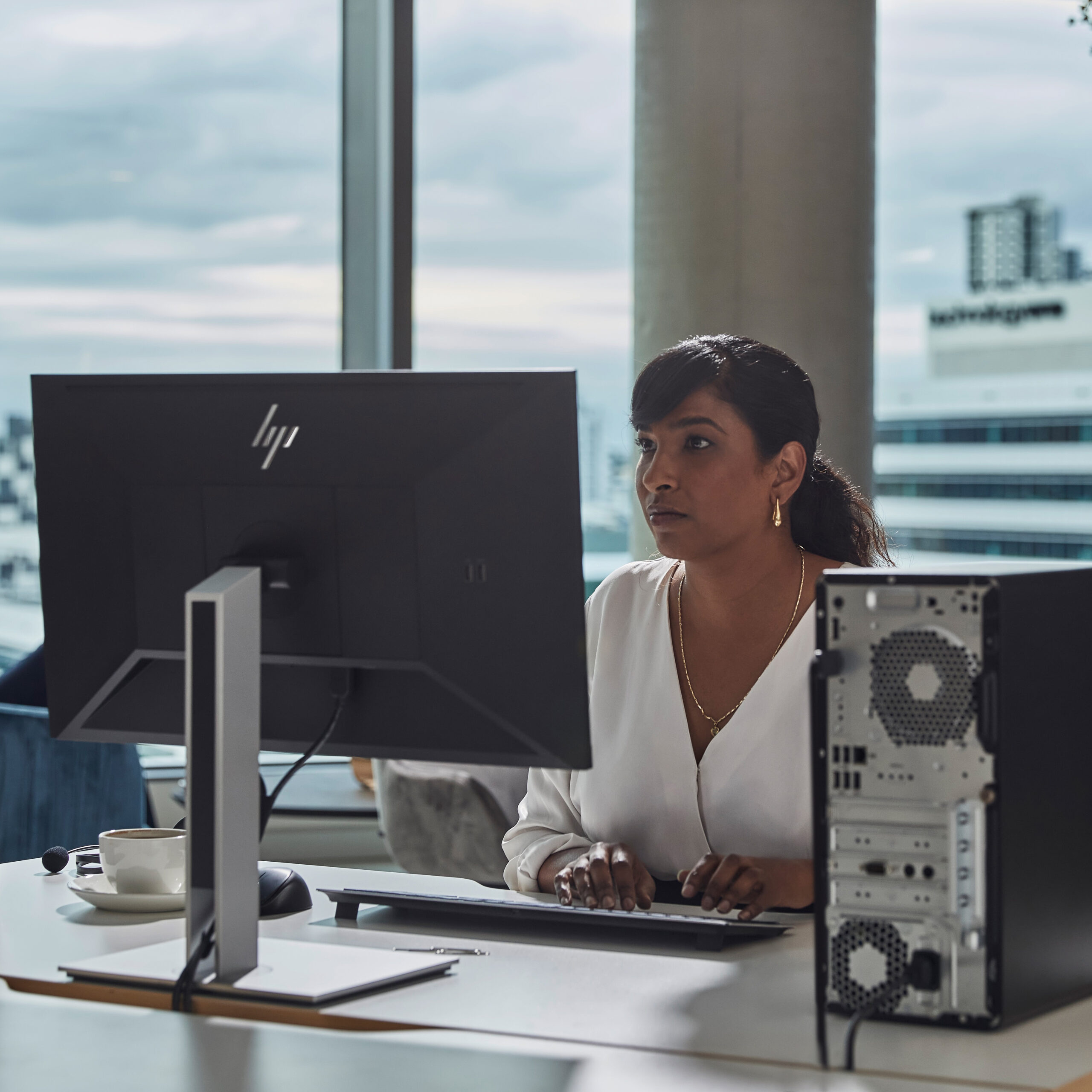 HP Pro 400 G9 Intel® Core™ i7 i7-12700 32 GB DDR4-SDRAM 1 TB SSD Windows 11 Pro Tower PC Czarny - obrazek 3