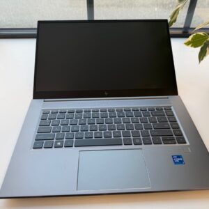 Laptop poleasingowy ZBook Studio G8 Core i7-11850H (11-gen.)2,5 GHz / 32 GB / 240 SSD NVME / 15,6'' FullHD / Nvidia RTX A2000 / Win11Prof.