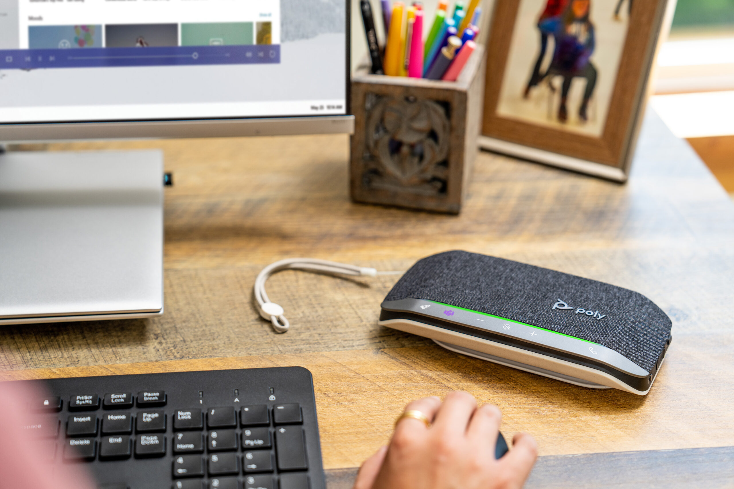 HP Poly Telefon konferencyjny Poly Sync 20+ USB-C, zatwierdzony do współpracy z aplikacją Microsoft Teams - obrazek 2