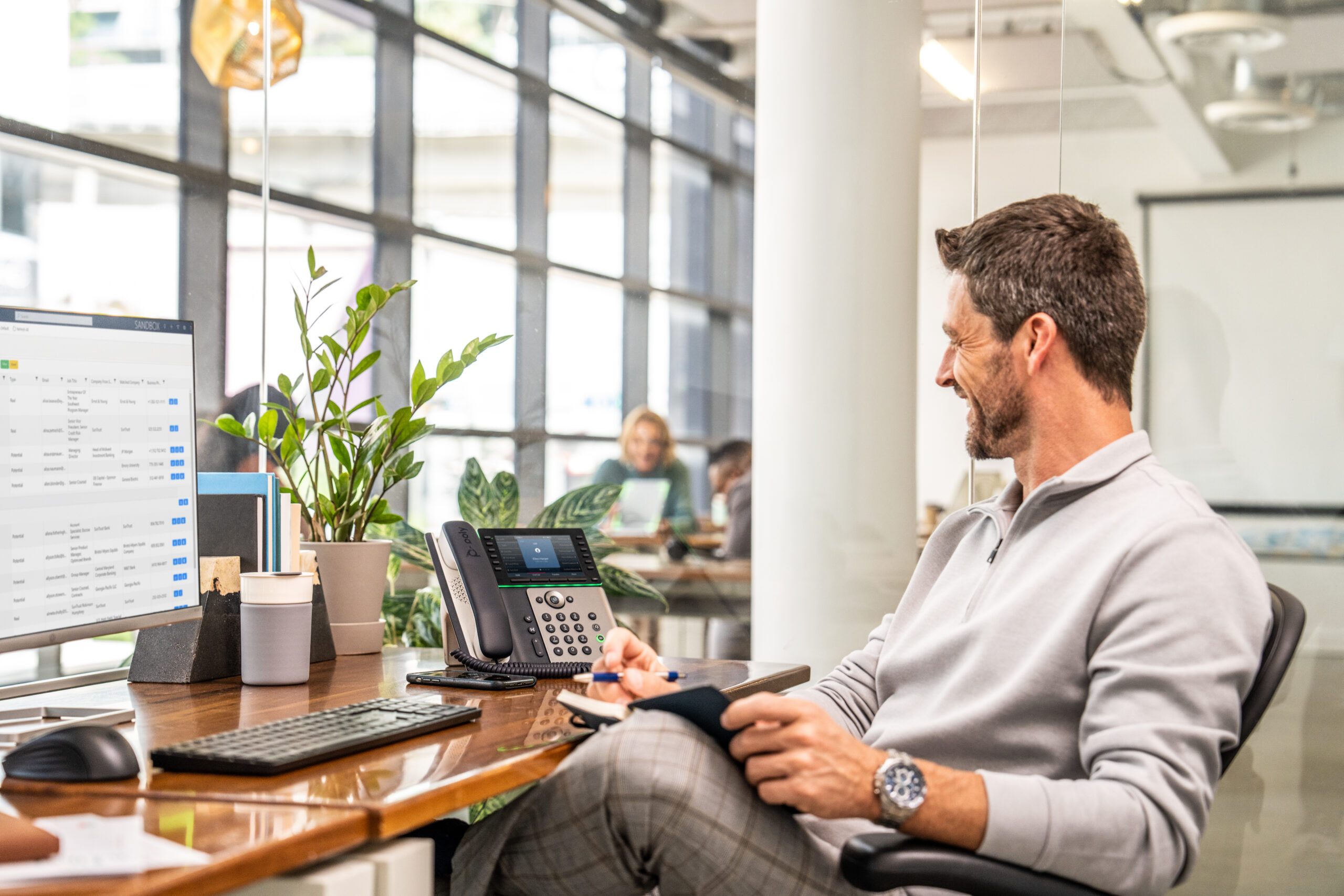 HP Poly Edge E550 IP Phone and PoE-enabled - obrazek 5