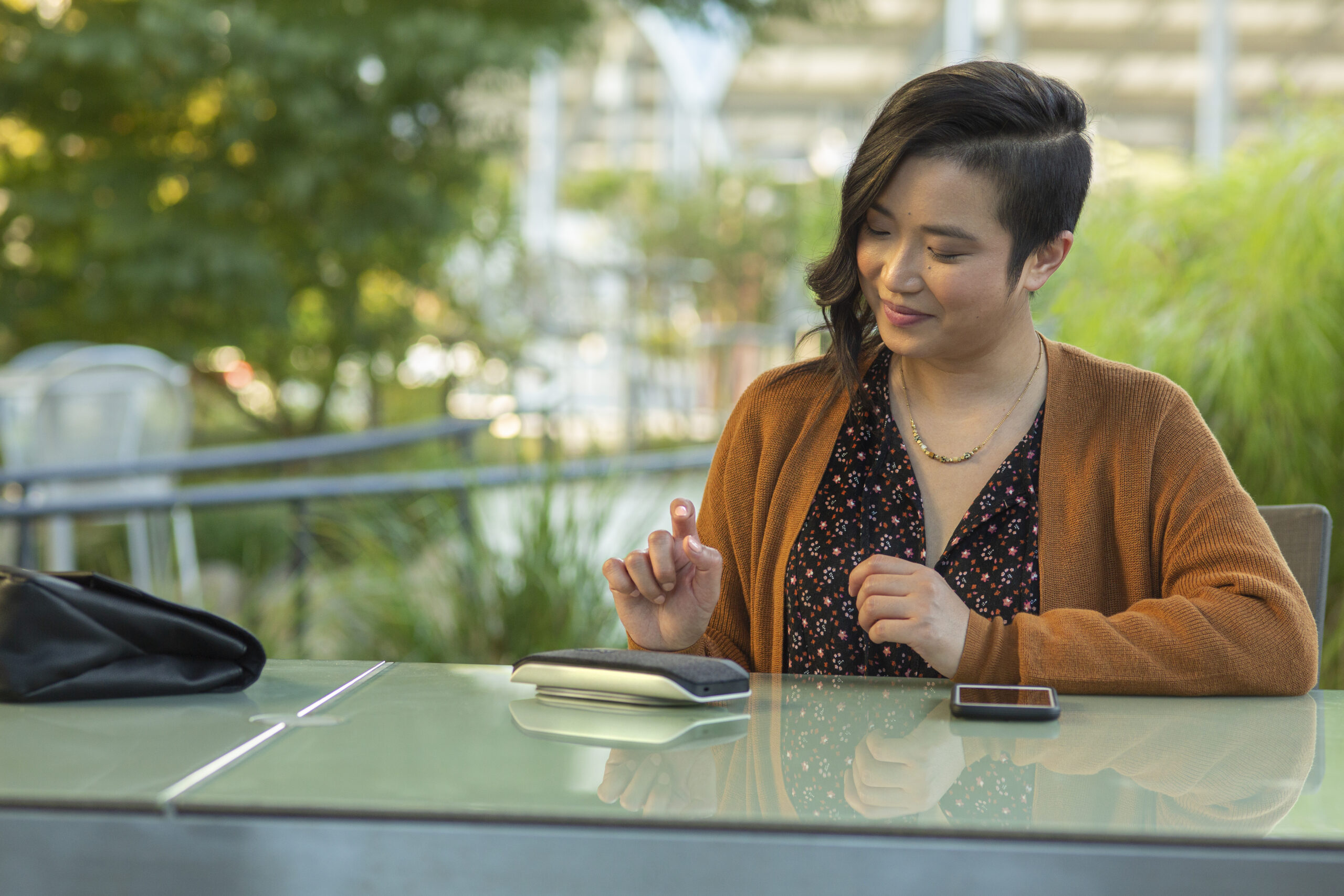 HP Poly Telefon konferencyjny Poly Sync 20-M USB-C, zatwierdzony do współpracy z aplikacją Microsoft Teams - obrazek 5