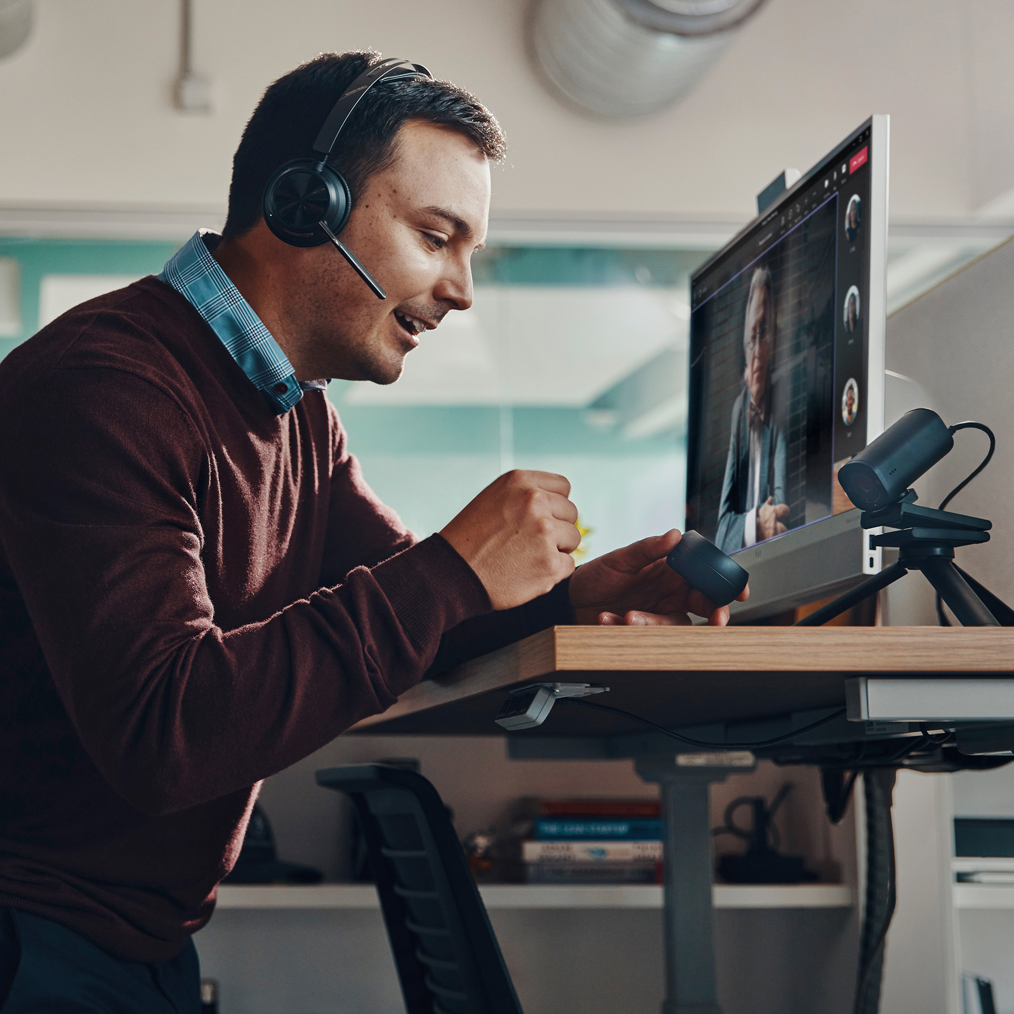 HP Poly Voyager Focus 2 USB-C Headset (9T9J3AA#AC3) - obrazek 3